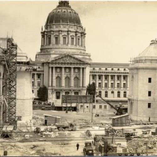 [Construction of War Memorial Opera House]