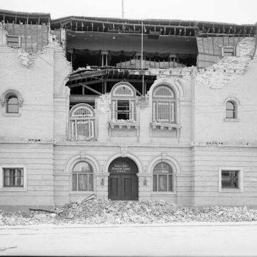 [Ruins of Albert Pike Memorial Temple, 1859 Geary, after 1906 earthquake]