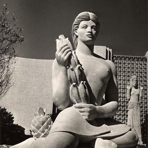 [Statue of a Polynesian woman by artist Brents Carlton for the Fountain of Western Waters in the Court of Pacifica, Golden Gate International Exposition on Treasure Island]
