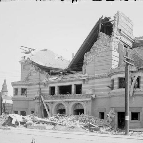 [Ruins of Beth Israel Synagogue after 1906 earthquake]